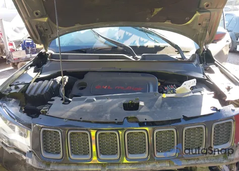 2018 Jeep Compass Trailhawk 4X4 из США, поврежденный, VIN 3C4NJDDBXJT238917